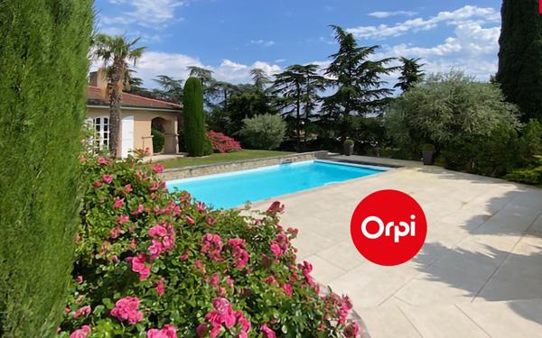 Maison à vendre    6 pièces • 284 m2 Saint-Priest