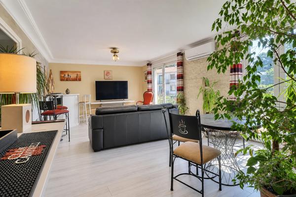 Appartement
         4 pièces
        - 85 m² Exclusivité 225 000 € *