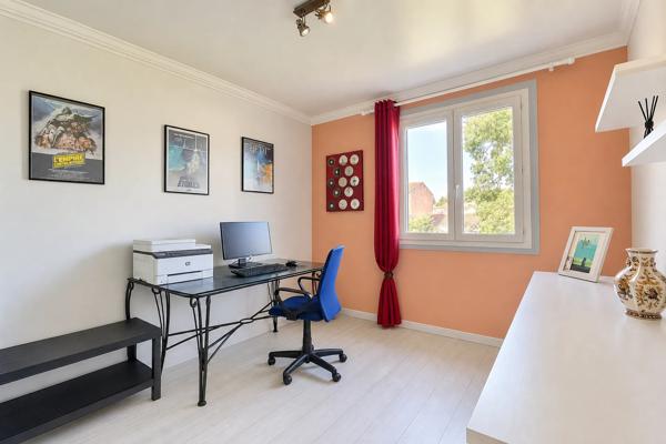 Appartement
         4 pièces
        - 85 m² Exclusivité 225 000 € *