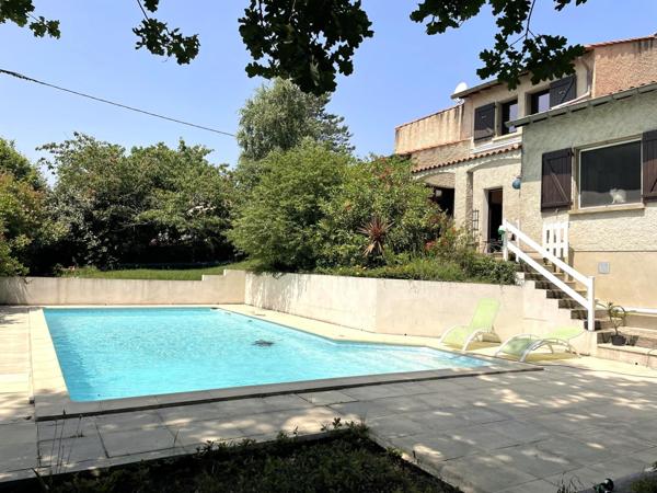 Maison T4 de plain-pied, Grande piscine