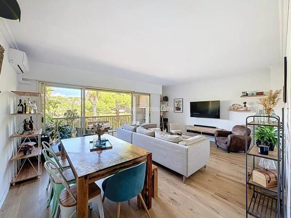 Vente                                                      Appartement
                        
                     3 pièces                      75 m2                     à Calvi
