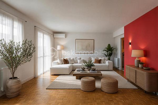 Situé dans un secteur recherché d'Aix-les-Bains, à proximité immédiate des commodités tout en restant au calme, découvrez cet appartement T3 de 67 m² au 3ᵉ étage sur 4 avec ascenseur.

Traversant, il bénéficie d’une belle luminosité tout au long de la journée et d’une configuration agréable à vivre. Vous apprécierez notamment ses espaces extérieurs avec balcon et terrasse offrant des vues dégagées.

L’appartement se compose d’une pièce de vie confortable avec salon climatisé, d’une cuisine, de deux chambres de taille similaire, d’une salle de bains et d'un WC séparés.
Une cave vient compléter ce bien.
L’appartement est en bon état d’entretien général mais nécessite quelques rafraîchissements pour être remis au goût du jour.

Les atouts du bien :
Emplacement recherché, à proximité immédiate des commodités
Appartement traversant offrant une belle luminosité
Situé en étage avec ascenseur
Présence d’espaces extérieurs
Cave en annexe

Pour plus d’informations ou organiser une visite, contactez-moi sans tarder.