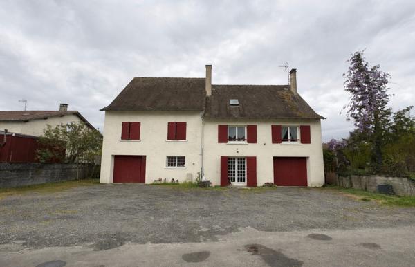 Tocane Saint Apre - Le parfait équilibre entre maison familiale et opportunité d'investissement !