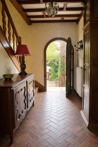 Tocane Saint Apre - Le parfait équilibre entre maison familiale et opportunité d'investissement !