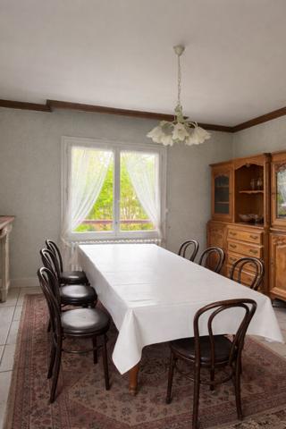 Tocane Saint Apre - Le parfait équilibre entre maison familiale et opportunité d'investissement !