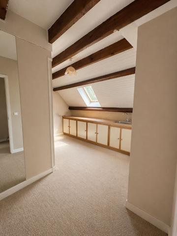 Tocane Saint Apre - Le parfait équilibre entre maison familiale et opportunité d'investissement !