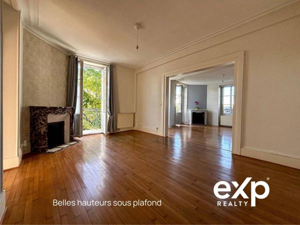 COULOMMIERS Centre ville à 500 mètres - Appartement 106 m² avec jardin balcon 2 parkings et cave