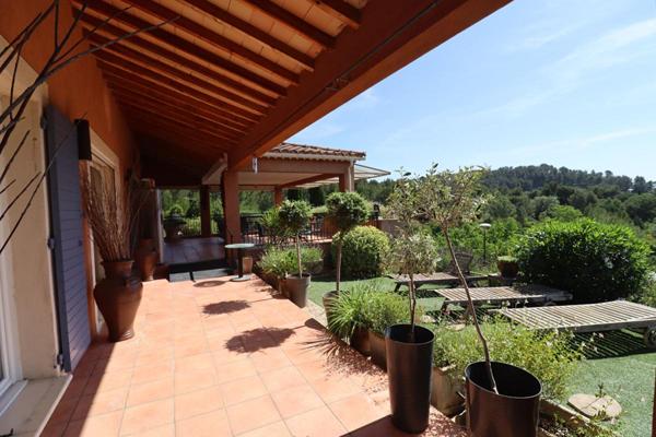 Maison Villeneuve Les Avignon 5 pièce(s) 221 m2