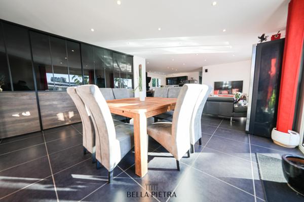 Saint-Aunès (34130) Maison 7 pièces de 203m2