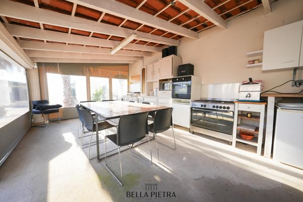 Saint-Aunès (34130) Maison 7 pièces de 203m2