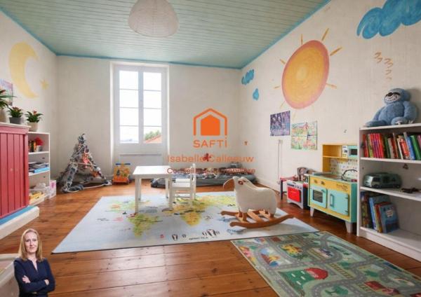 Authentique et élégante maison de caractère, lumineuse et accueillante