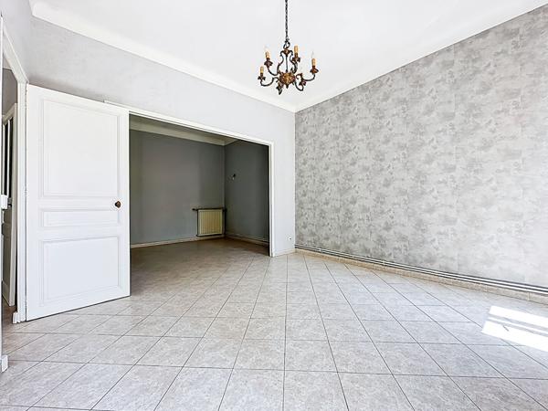 Cente : Appartement spacieux de 6 pièces à Marseille 13005, La Conception