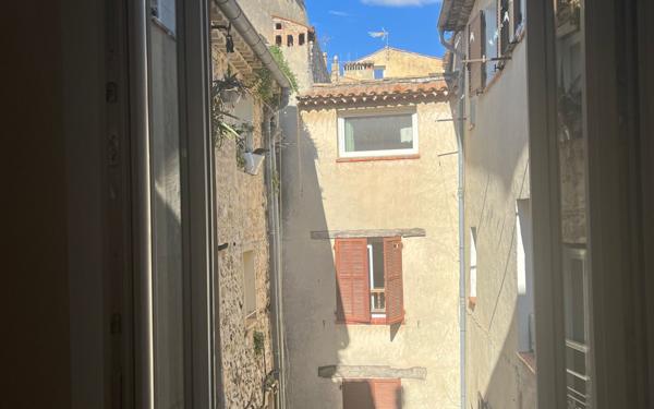 Appartement à vendre    1 pièce • 27 m2 Vence