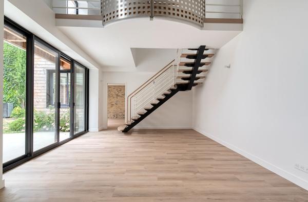 Maison Angers 8 pièce(s) 265.26 m2 Angers