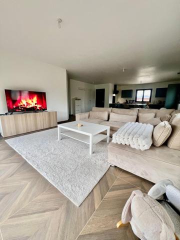 Maison neuve moderne à Saint-Seurin sur l'Isle