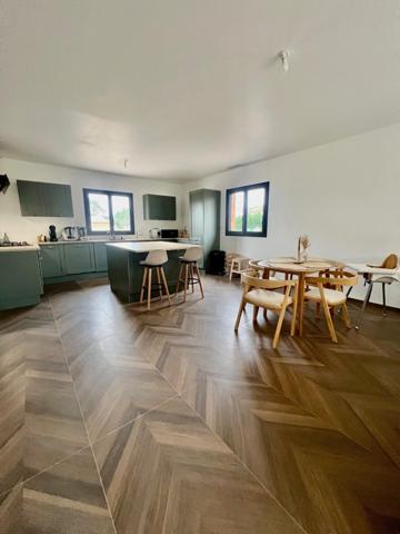 Maison neuve moderne à Saint-Seurin sur l'Isle