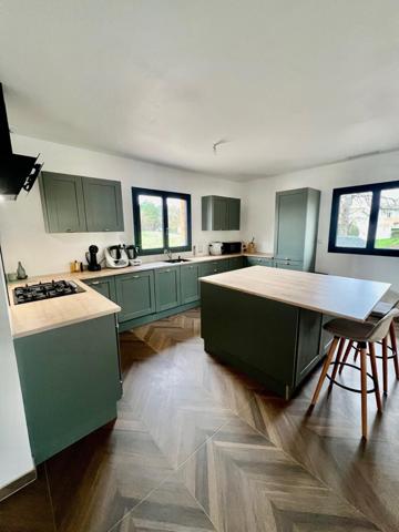 Maison neuve moderne à Saint-Seurin sur l'Isle