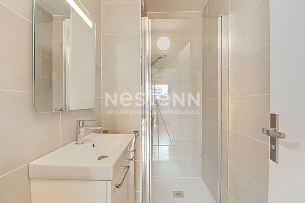 Grand appartement T5 3 chambres loué vide avec cave garage et 2 balcons - 69500 BRON