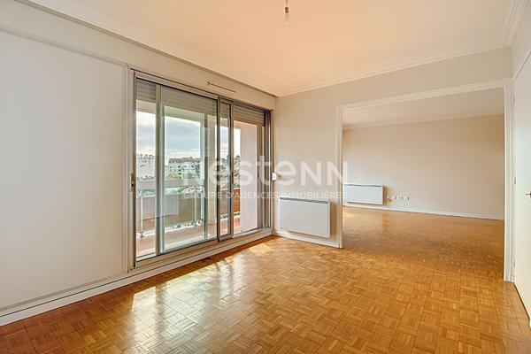 Grand appartement T5 3 chambres loué vide avec cave garage et 2 balcons - 69500 BRON