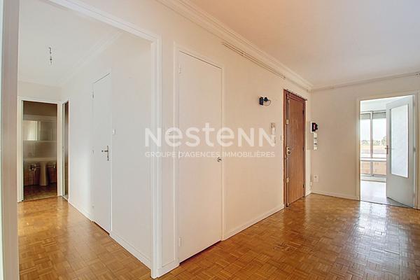 Grand appartement T5 3 chambres loué vide avec cave garage et 2 balcons - 69500 BRON