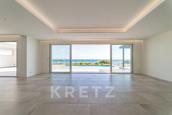 Villa d'exception en première ligne sur la plage