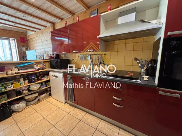 MAISON DE VILLE - 2 APPARTEMENTS - EXTÉRIEUR Barcelonnette (04400)