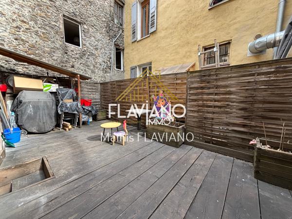 MAISON DE VILLE - 2 APPARTEMENTS - EXTÉRIEUR Barcelonnette (04400)