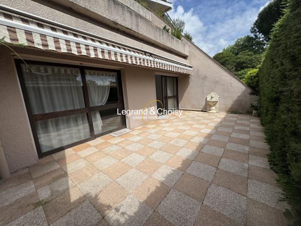 Appartement + terrasse + garage