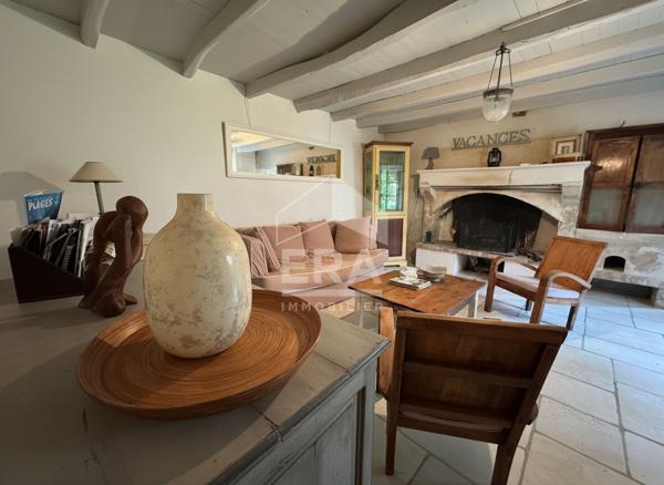 Ensemble de caractère avec deux habitations, au coeur de la campagne