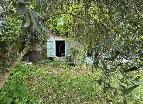 Ensemble de caractère avec deux habitations, au coeur de la campagne