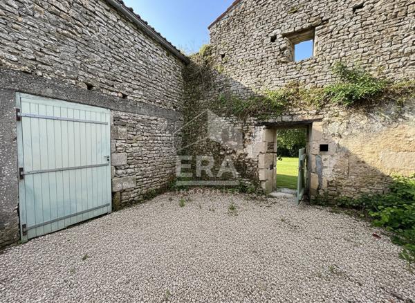 Ensemble de caractère avec deux habitations, au coeur de la campagne