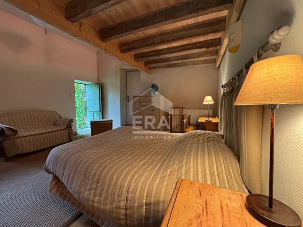 Ensemble de caractère avec deux habitations, au coeur de la campagne
