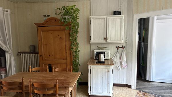 Maison de ville avec jardin à Chef-Boutonne
