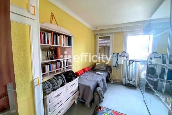 Immeuble 10 pièces - 300 m²