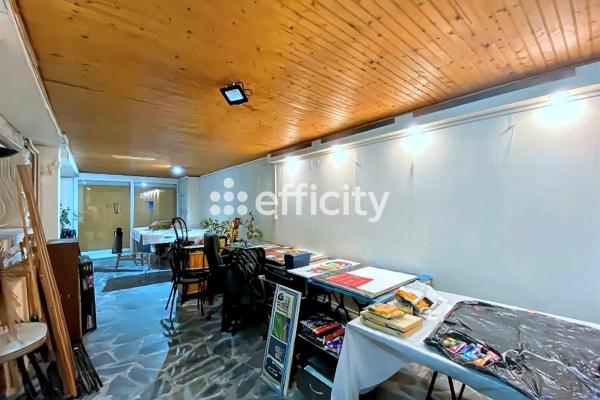 Immeuble 10 pièces - 300 m²