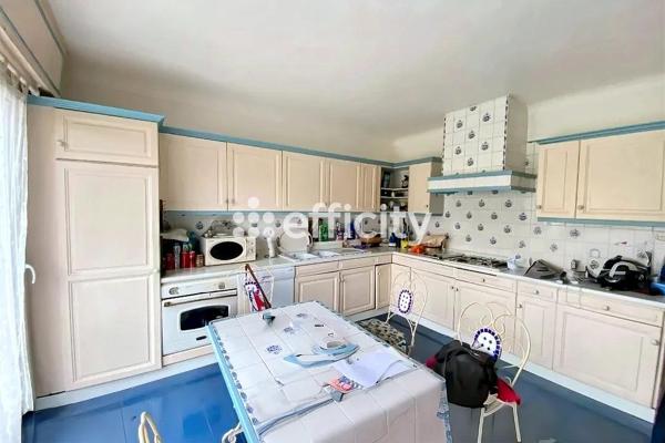 Immeuble 10 pièces - 300 m²