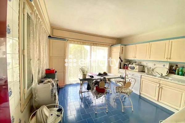 Immeuble 10 pièces - 300 m²