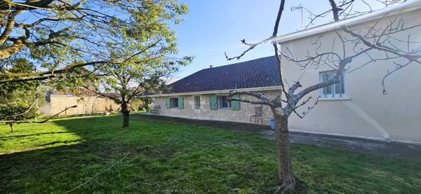 Maison de caractère en pierres, 140 m2 habitables, 3 chambres, hangar sur terrain clos