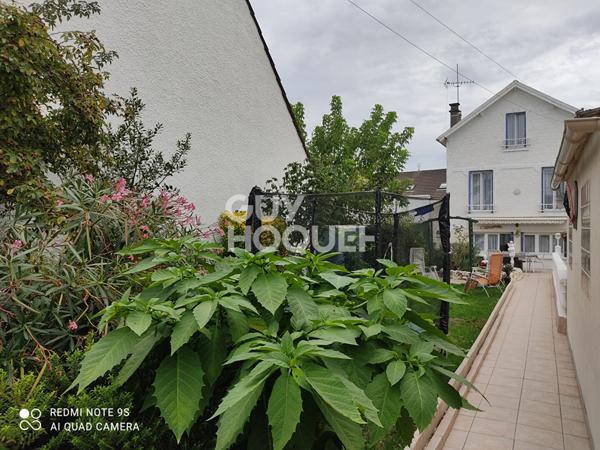 Maison à vendre à Bondy - 5 pièces, 3 chambres, garage double