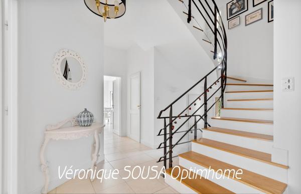 Trés belle maison familiale lumineuse -4 chambres dont 3 suites – écoles et gare à pied