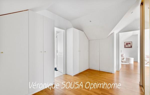 Trés belle maison familiale lumineuse -4 chambres dont 3 suites – écoles et gare à pied