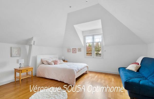 Trés belle maison familiale lumineuse -4 chambres dont 3 suites – écoles et gare à pied