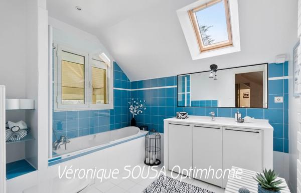 Trés belle maison familiale lumineuse -4 chambres dont 3 suites – écoles et gare à pied