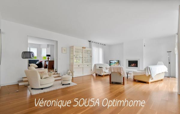 Trés belle maison familiale lumineuse -4 chambres dont 3 suites – écoles et gare à pied