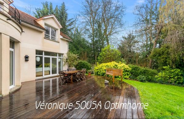 Trés belle maison familiale lumineuse -4 chambres dont 3 suites – écoles et gare à pied