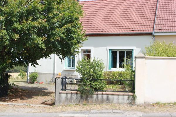 Maison à vendre 5 pièces COMMENTRY (03)