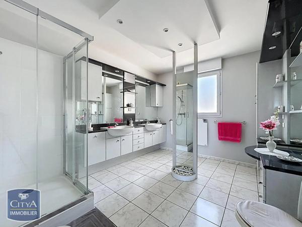 Appartement à vendre 5 pièces 213.43m²