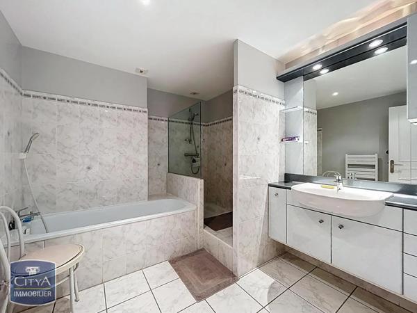 Appartement à vendre 5 pièces 213.43m²