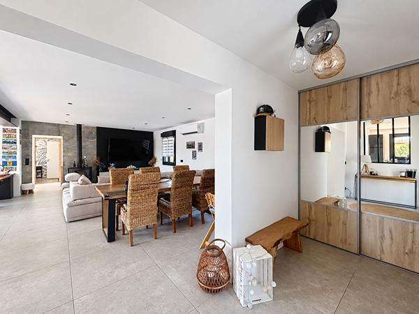 Tour de mare,  Villa 156 m² entièrement rénovée avec piscine
