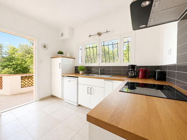 Villa 6 pièces à Boulouris(Saint-Raphaël) avec aperçu  mer et grand terrain